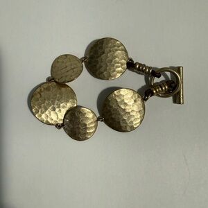 Kenneth Cole Gold Tone round disc toggle bracelet 8”